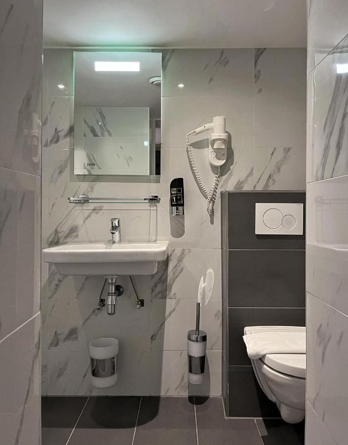 Facade Hotel Амстердам Екстериор снимка