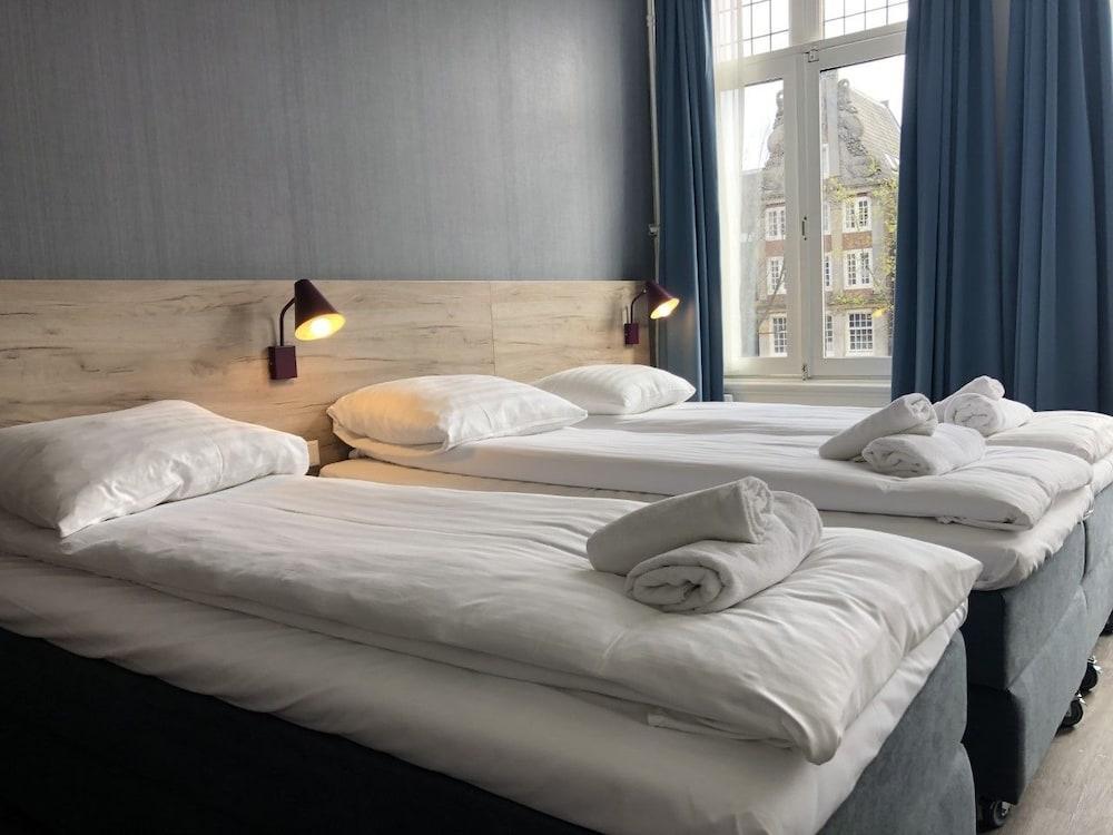 Facade Hotel Амстердам Екстериор снимка